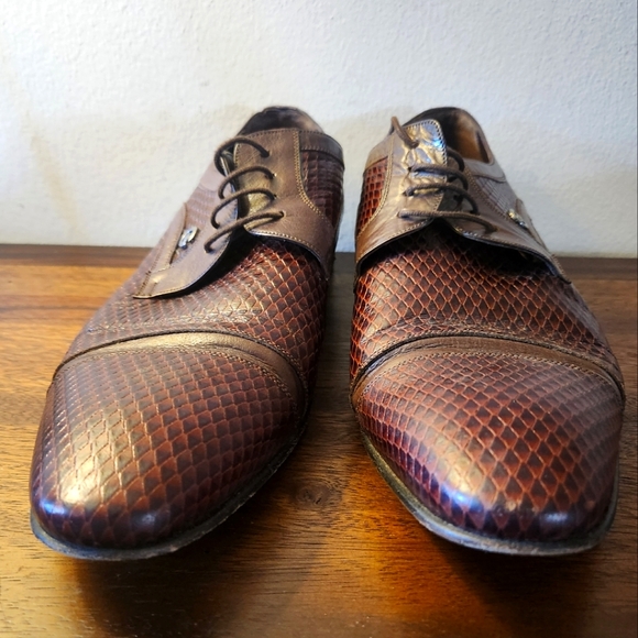 Genio | Embossed Leather Cap-Toe Derby - Picture 3 of 10